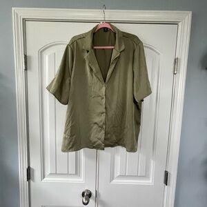 🆕SHEIN Womens 3XL Lightweight Olive Silky Blouse